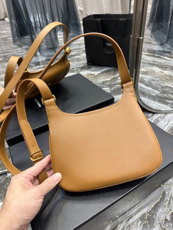 [In stock in seconds]CHARLIE shoulder bag, the saddle bag shape is superb, lightweight friendly and practical, with an organza interior, clean lines and masculine style can be a great choice for daily dress!Model 686742S