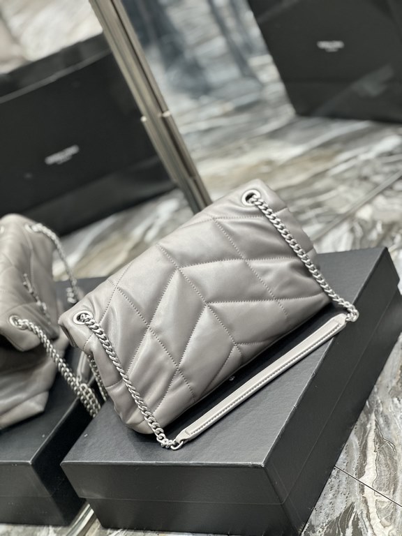 New] Gray with Silver Buckle-Loulou puffer_quilted lambskin bag, 100% lambskin production, soft and delicate feel, as if embracing the clouds   like feeling; classic Y family logo, chain and grommet hardware are made of 