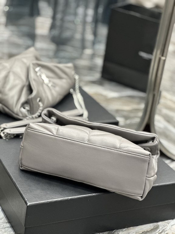 New] Gray with Silver Buckle-Loulou puffer_quilted lambskin bag, 100% lambskin production, soft and delicate feel, as if embracing the clouds   like feeling; classic Y family logo, chain and grommet hardware are made of 