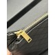 Gaby quilted cosmetic bagclutch _Simple and generousclean appearance at a glance is particularly handsome and cool!The whole bag inside and outside are carefully crafted with imported Italian lambskin, which is extremely