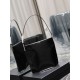 SUZANNE_Armpit BagConcise and smooth lines, glossy cowhide texture pull full, minimalist aesthetics to be an elegant interpretation, loved by fashion bloggers. Minimalist design with versatile and practical features, whe