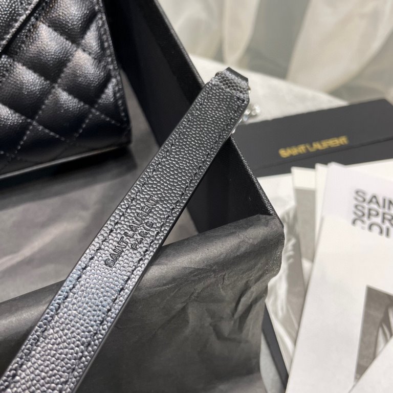 [In stock in seconds]#        #[Original leather version#Black with silver buckles#Small Grained Embossed Quilted Leather Envelope BagClassic is timeless, the beauty of the heavenly V grain quilted diamond caviar pattern