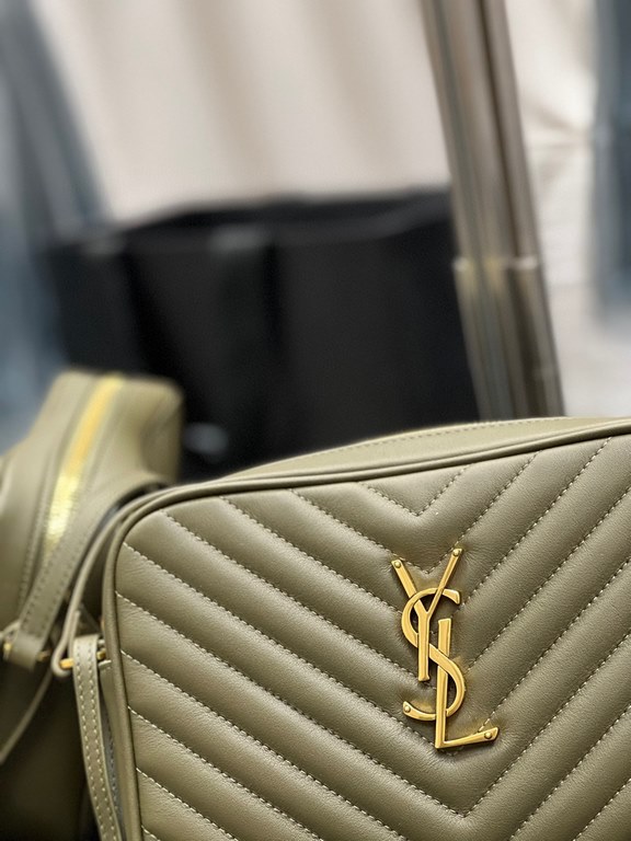 [In Stock Seconds]    camera bag_green gold buckleTop imported Italian cowhide with frosted leather camera bag, Hong Kong purchased zp open molding and typing, to do exactly the same! Very delicate! Adjustable shoulder s