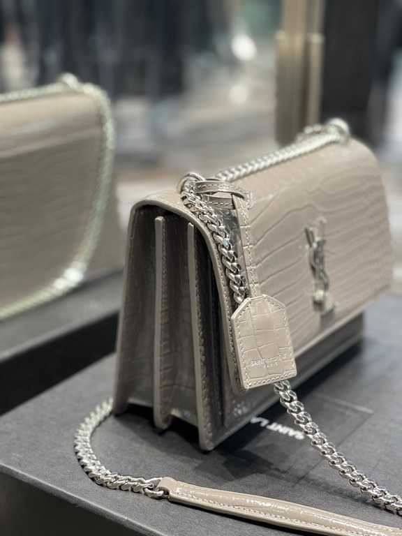 [In stock in seconds]              #Silver buckle in gray #Unbeatable classic crocodile print sunset bag! Out for such a long time the heat is still unabated, it can be seen that it is loved to an extraordinary degree! H