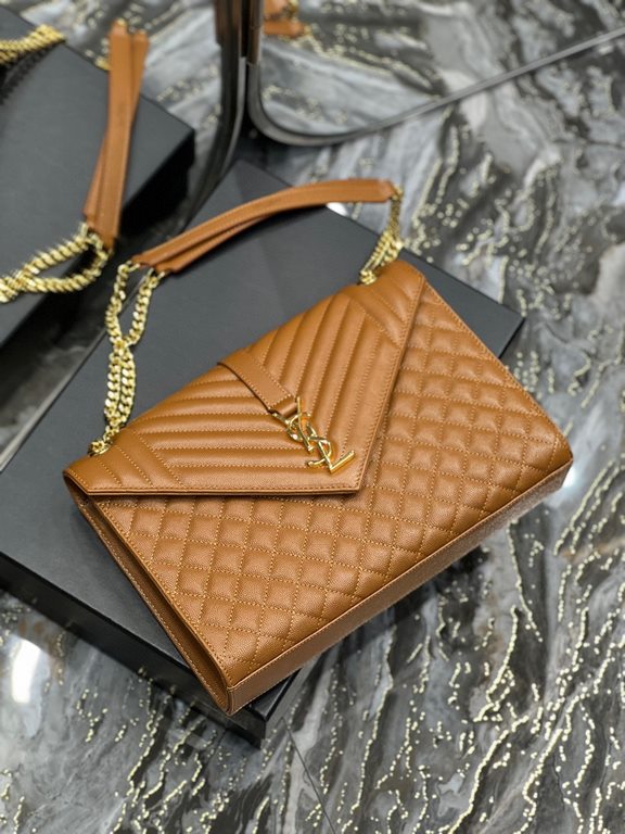 [In stock in seconds]#Envelope #Caramel Gold BuckleLarge grained embossed quilted leather envelope bagThe classic is timeless, beautiful out of the sky V grain quilted diamond caviar pattern, Italian cowhide leather with