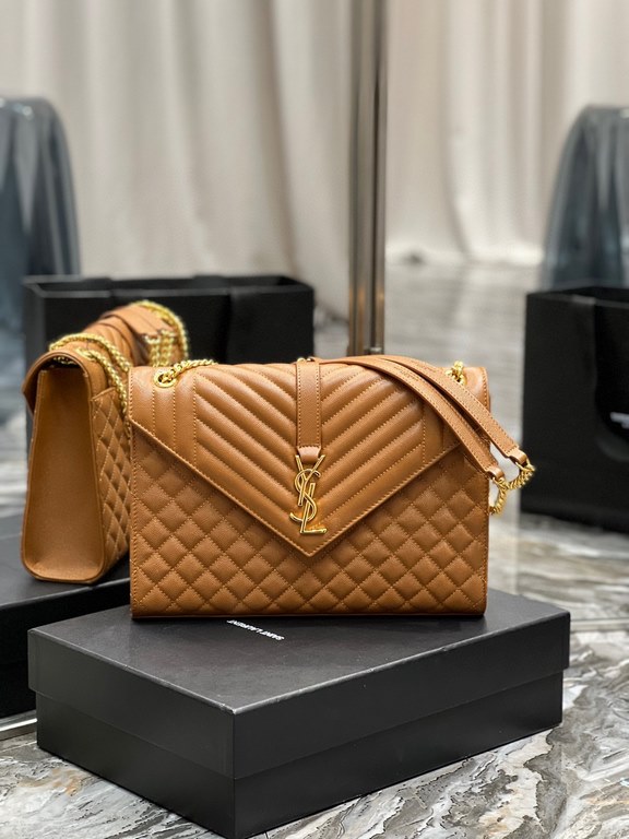 [In stock in seconds]#Envelope #Caramel Gold BuckleLarge grained embossed quilted leather envelope bagThe classic is timeless, beautiful out of the sky V grain quilted diamond caviar pattern, Italian cowhide leather with