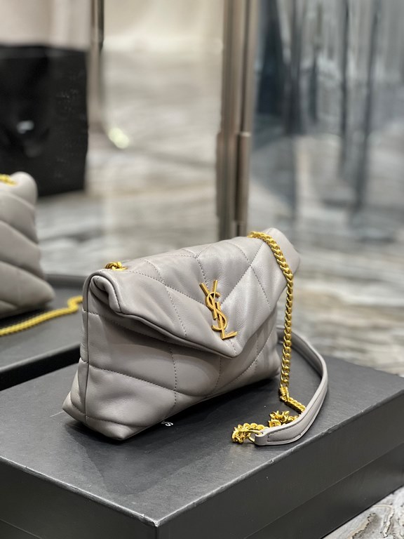 [In stock in secondsGray with Gold Buckle-              The whole bag is made of soft Italian lambskin with Y's diagonal stripe quilting craftsmanship, featuring a softly textured front flap pocket with a detachable shou