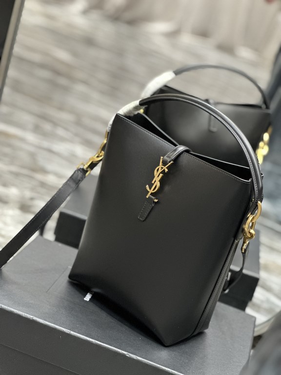 [NEWLE 5à7 series of bucket bagNew super good-looking bucket bag with tote _The new new bag type, using Italian calf leather, the bag body outline is simple, three-dimensional, looks hard but not too harsh, the bottom wi