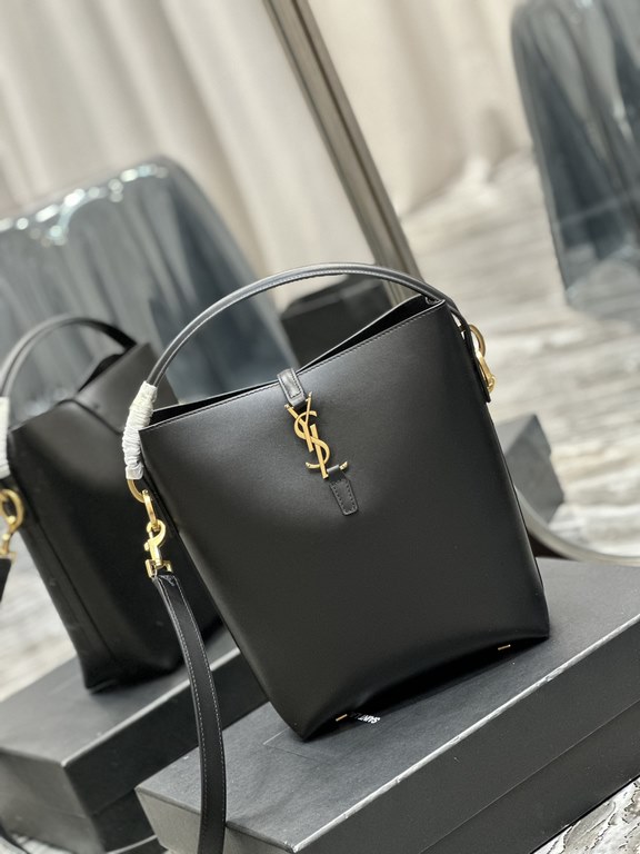 [NEWLE 5à7 series of bucket bagNew super good-looking bucket bag with tote _The new new bag type, using Italian calf leather, the bag body outline is simple, three-dimensional, looks hard but not too harsh, the bottom wi