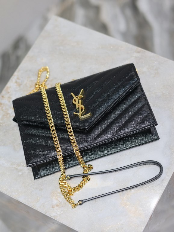 Black Gold Button Caviar_woc small size envelope bag is coming, when it comes to envelope bag, this one from Y family must have the name! The whole bag is made of Italian cowhide leather, with a three-dimensional shape a