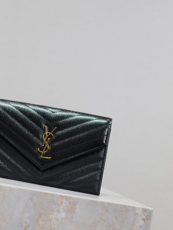 Black Gold Button Caviar_woc small size envelope bag is coming, when it comes to envelope bag, this one from Y family must have the name! The whole bag is made of Italian cowhide leather, with a three-dimensional shape a