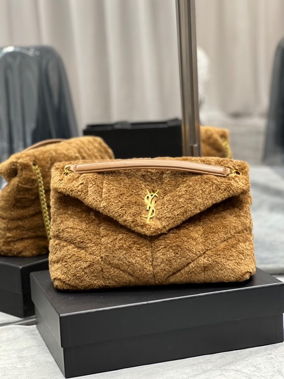 [In stock in seconds]Fall and winter wool models out la   ♀Opened Loulou puffer launched wool with leather series   ♀The designer still expresses the bag shape as gentle and elastic, expressing more warm and pleasant emo