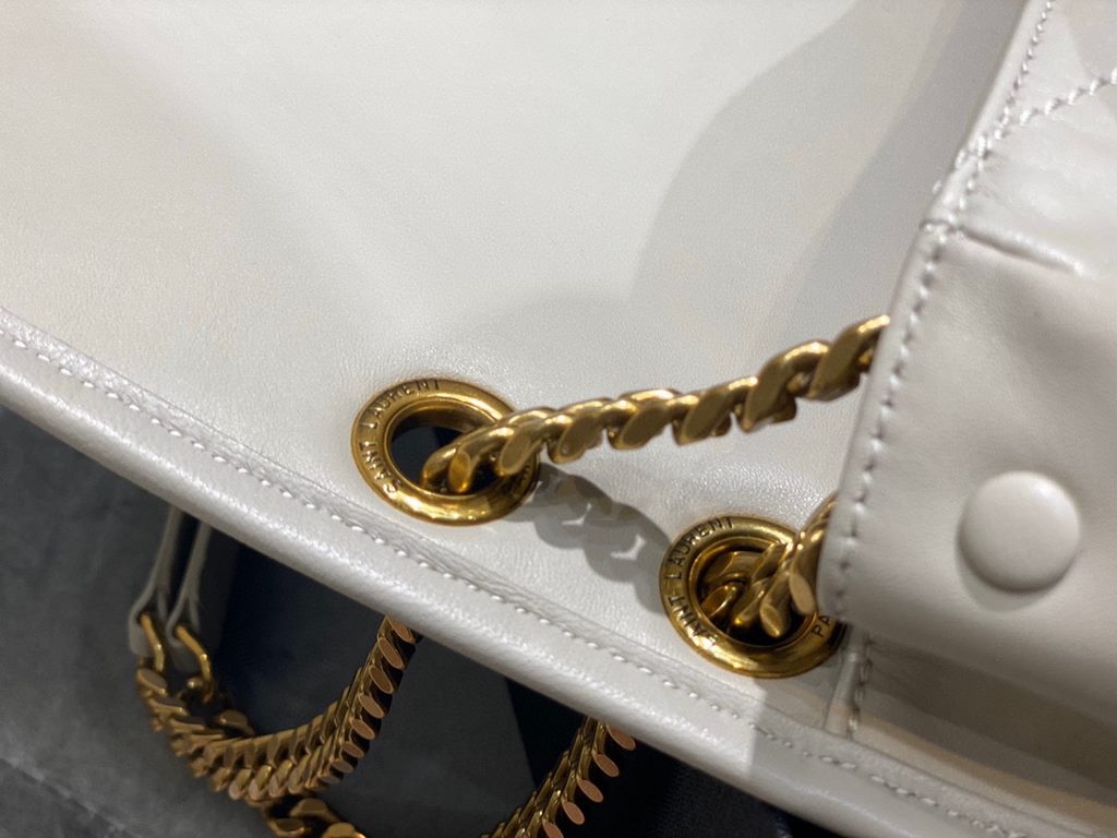 [In stock in seconds      Sheepskin  28cm[zp original leather2020 spring and summer lambskin models Niki metal chain is also replaced with a somewhat heavy sense of gold, so that the bag body as a whole and a few more po