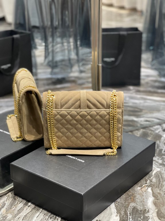 [In-stock seconds]        _ Frosted SeriesMedium envelope bag, the latest models of V grain spelling diamond lattice caviar, Italy imported frosted cowhide, a very atmospheric one , with gold      hardware is very classi