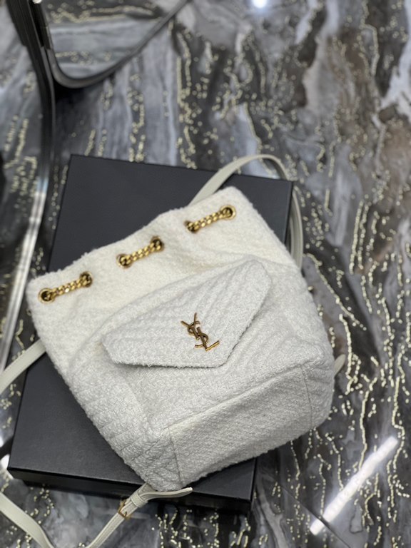 [In Stock Seconds]   _ Duffel Bag Pearl Gray and White  The classic monogrammed logo with metal hardware, the V-shaped stitching on the front pocket, the leather chain shoulder strap, and the texture of the lambskin leat