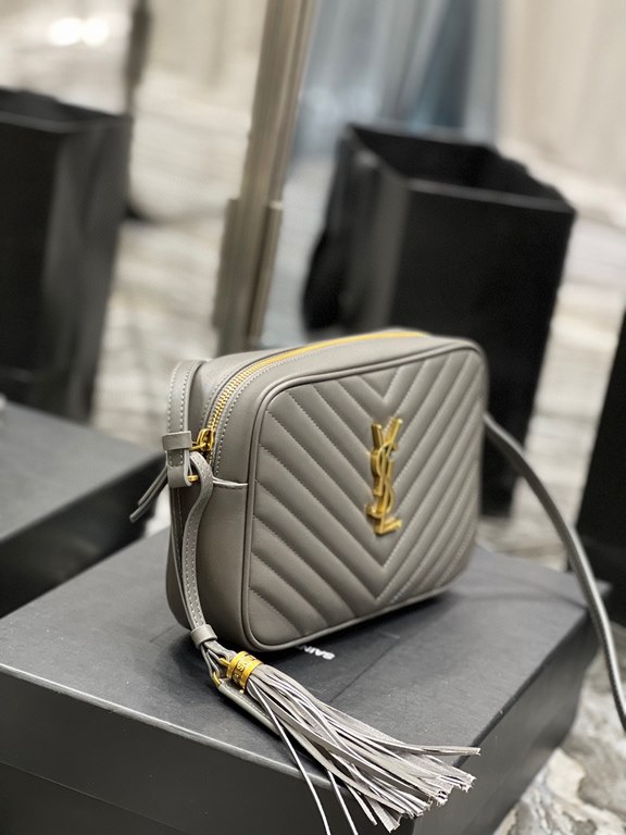 [In Stock Seconds]    Camera Bag_Gray Gold BuckleTop imported Italian cowhide with frosted leather camera bag, Hong Kong purchased zp open molding and typing, to do exactly the same! Very delicate! Adjustable shoulder st