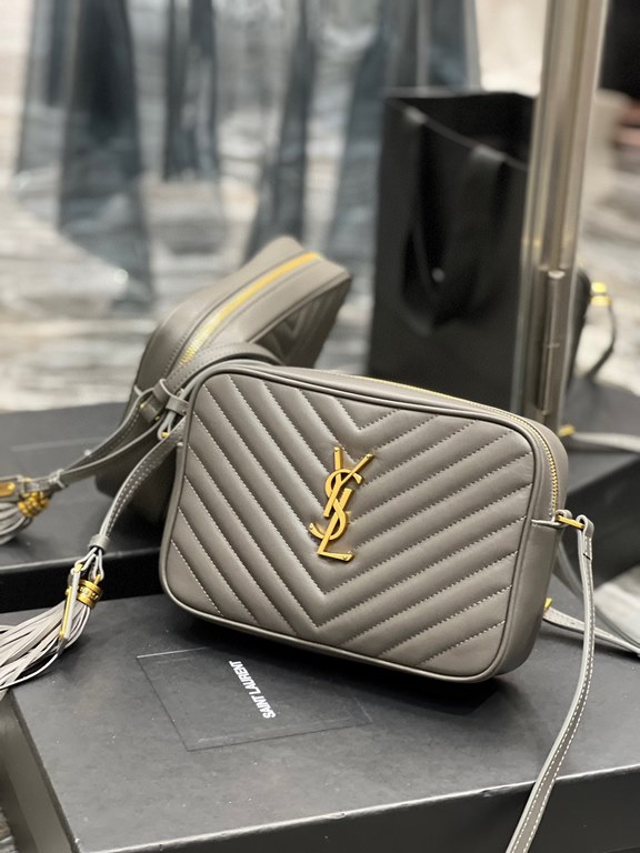 [In Stock Seconds]    Camera Bag_Gray Gold BuckleTop imported Italian cowhide with frosted leather camera bag, Hong Kong purchased zp open molding and typing, to do exactly the same! Very delicate! Adjustable shoulder st