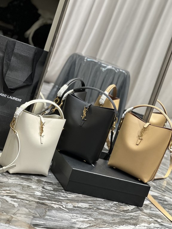 LE 5à7_Bucket BagBlackwhitealmond color cowhide with gold buckle