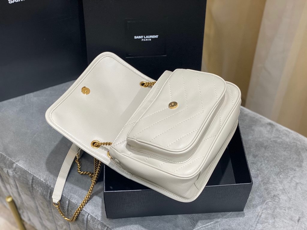 [In stock in seconds      baby sheepskin   22cm[zp original leather2020 spring and summer lambskin models Niki metal chain is also replaced with a somewhat heavy sense of gold, so that the overall body of the bag and a f