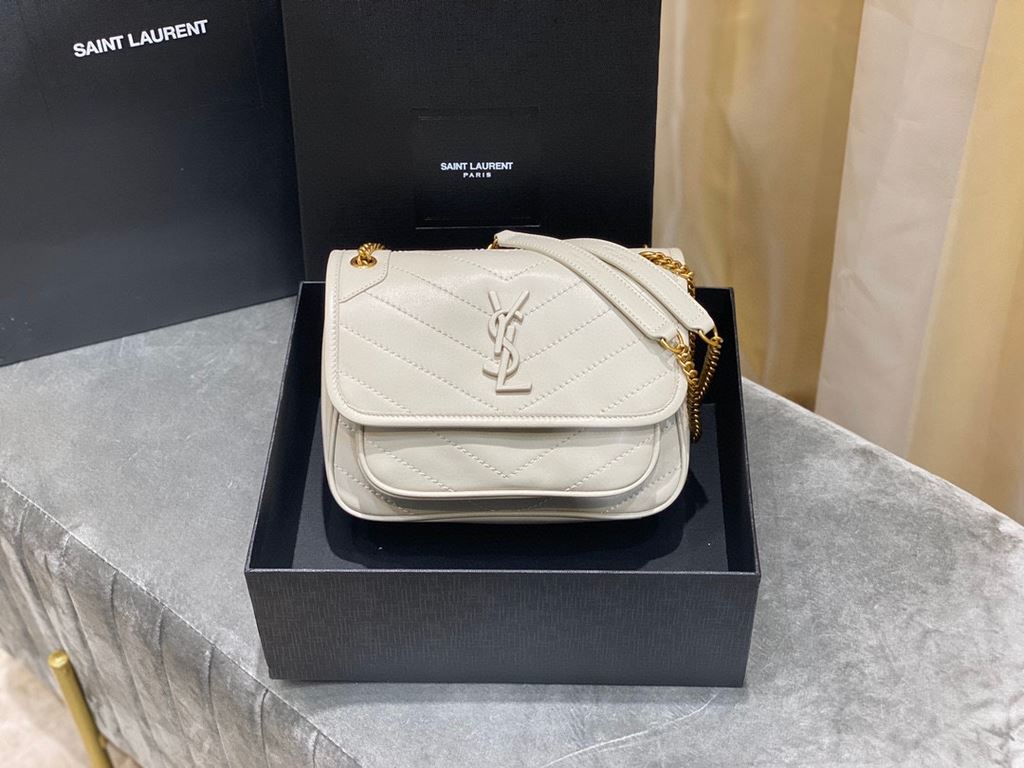 [In stock in seconds      baby sheepskin   22cm[zp original leather2020 spring and summer lambskin models Niki metal chain is also replaced with a somewhat heavy sense of gold, so that the overall body of the bag and a f