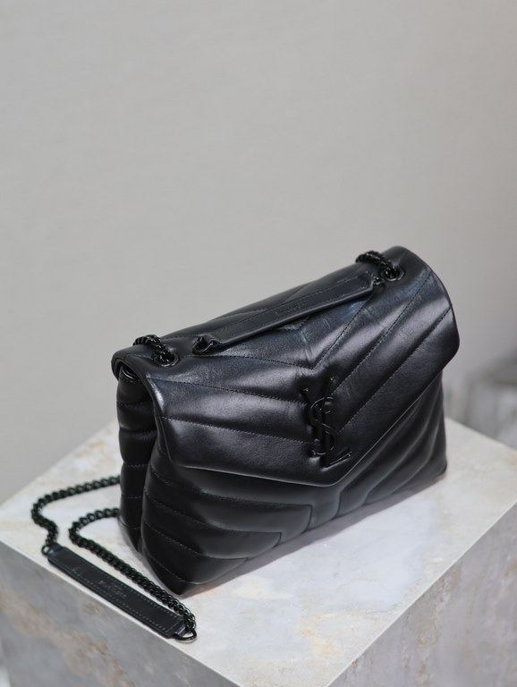 Loulou 23cm-Black with Black BuckleY family classic explosive models! The most practical and versatile, imported Italian cowhide leather carefully crafted, feel great! The bag is ultra-lightweight, no sense of burden, co