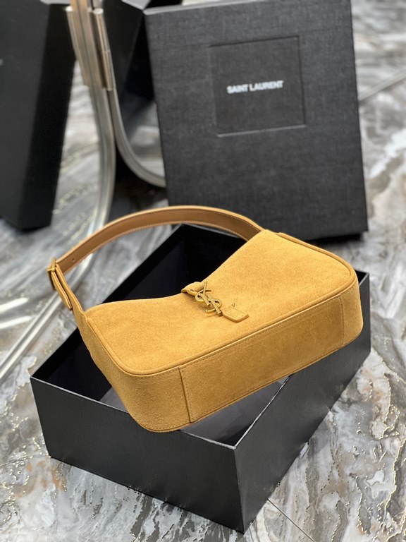 [In stock in seconds][Original Leather] Caramel Frosted Original Leather _2022 new underarm bag Le5A7 BagStrongly recommend   one of the treasure bags of this year! Minimalist shape   metal logo Buckle closure design Adj