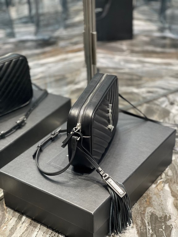 [In Stock Seconds]    camera bag_black silver buckleTop imported Italian cowhide with frosted leather camera bag, Hong Kong purchased zp open molding and typing, to do exactly the same! Very delicate! Adjustable shoulder