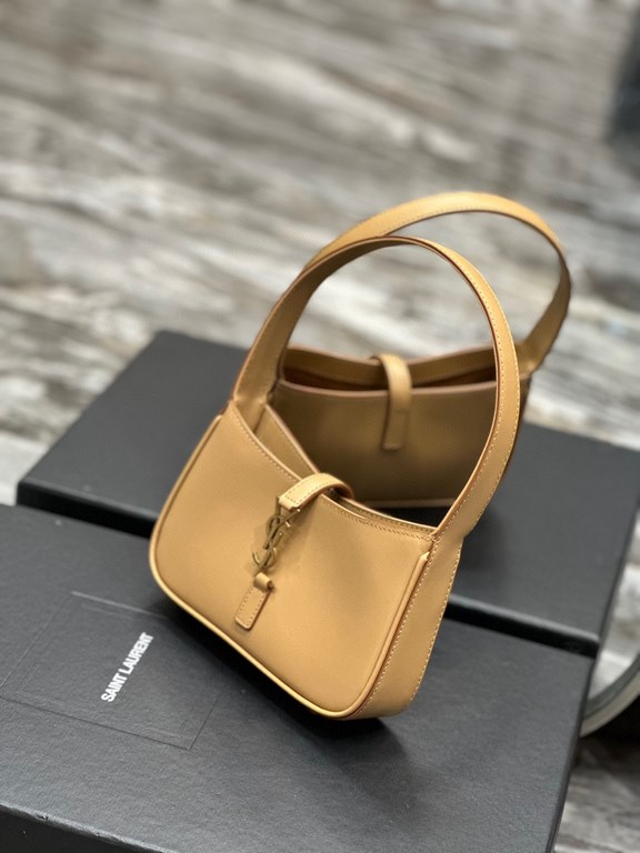 [In stock in seconds]    5   7       [Original leather versionThe Y's hot underarm bag is a small mini size! Although the design of this bag is not an eye-catching bag, but it really belongs to the more you look at the m