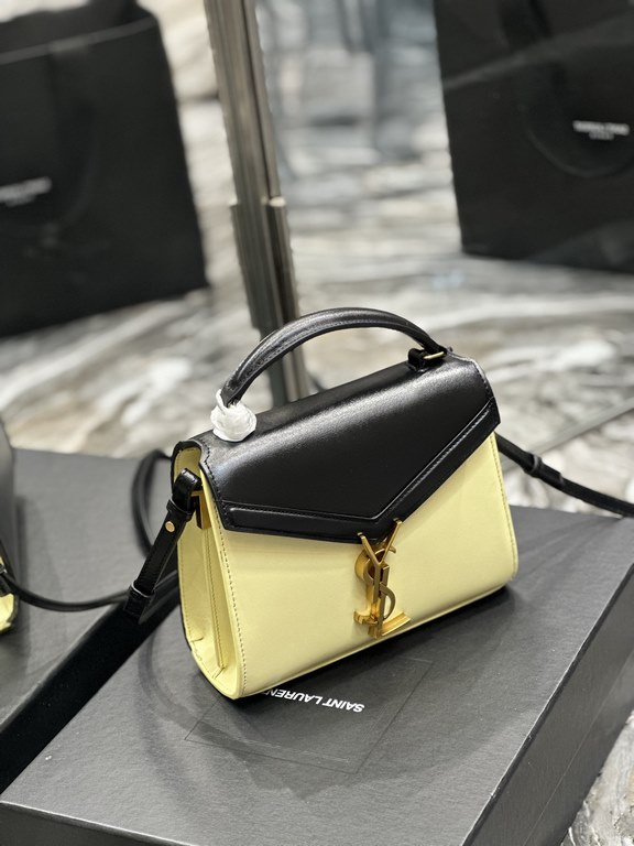 NEWBlack with Rice Gold Buckle_CASSANDRA mini handbag! This series of special design is its rotating metal buckle, craftsmanship design complexity is extraordinary; internal compartments are separated to form two large-c