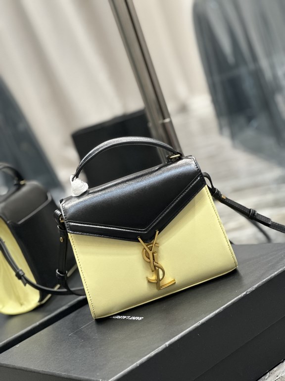 NEWBlack with Rice Gold Buckle_CASSANDRA mini handbag! This series of special design is its rotating metal buckle, craftsmanship design complexity is extraordinary; internal compartments are separated to form two large-c