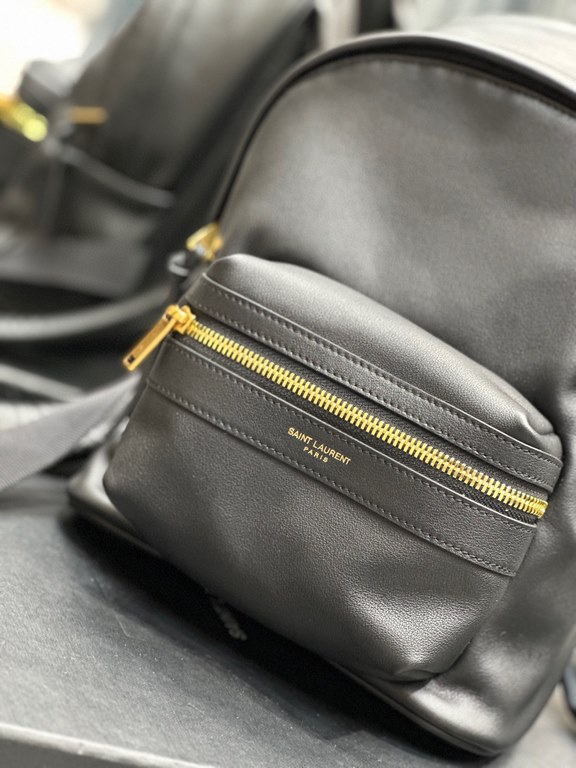 [In stock in seconds]  mini shoulder bag arrived _ full leather models!Counter limited launch Imported Italian cowhide, fine work to create the right version of the fabric Very light and convenient, practical and can be 