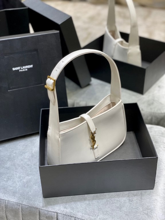 [In stock in seconds][Original Leather]   White_2021 spring and summer new underarm bag Le5A7 BagStrongly recommend   one of the treasure bags this year! Minimalist shape   metal logo Buckle closure design Adjustable sho