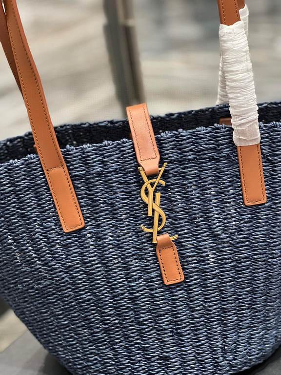 [In stock in seconds]  straw tote bag fast fallVegetable basket straw tote bag_Y's exquisite Parisian style in this black straw tote bag is dripping with flavor.Logo directly using the L letter hooked in the bag on the l