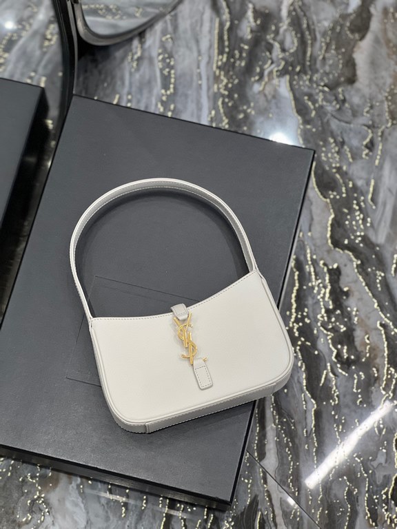 [In stock in seconds]    5   7       [Original leather versionThe Y's hot underarm bag is a small mini size! Although the design of this bag is not an eye-catching bag, but it really belongs to the more you look at the m