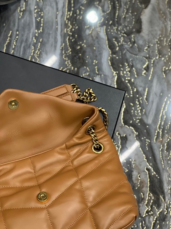 [In stock in seconds]Caramel color with gold buckle-Loulou puffer_quilted lambskin bag, 100% lambskin production, soft and delicate feel, as if embracing the clouds   like feeling; classic Y family logo, chain and gromme