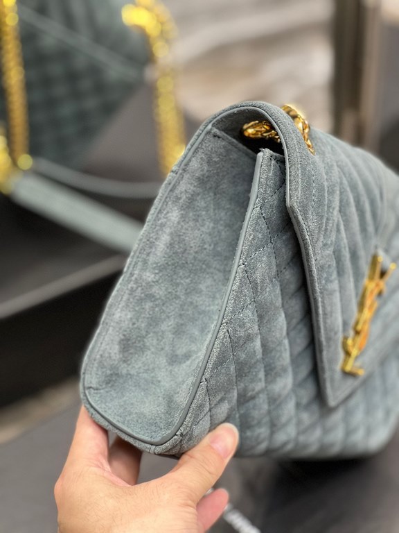 [In-stock seconds]        _ Frosted SeriesMedium envelope bag, the latest models of V grain spelling diamond lattice caviar, Italy imported frosted cowhide, a very atmospheric one , with gold      hardware is very classi