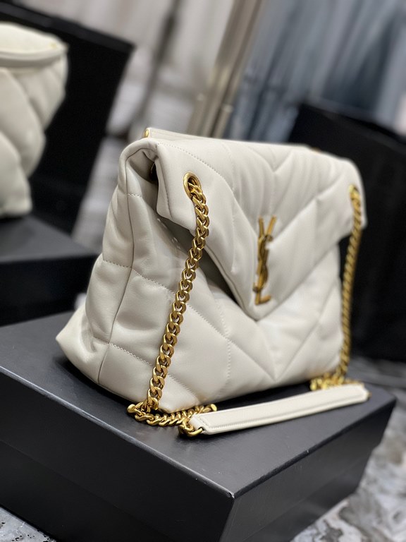 [In stock in secondsWhite with gold buttons-               _ quilted lambskin bag, 100% lambskin production, soft and delicate feel, as if embracing the clouds   like feeling; classic Y family logo, chain and grommet har