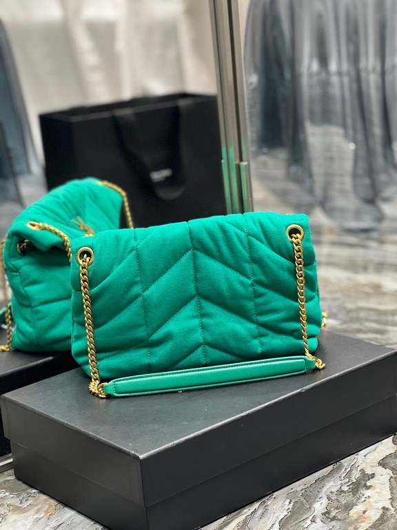 [In stock in a second]Spring and summer new models out la   ♀Opened Loulou puffer launches new colorful linen series   ♀The designer still expresses the bag shape as gentle and elastic, expressing more warm and pleasant 