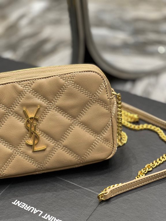 [In stock in seconds]Counter latest BECKY rhombic quilted double zipper clutch bag, made of original lambskin with quite delicate feel, with rhombic quilted pattern and simple iconic logo, atmospheric classic and versati