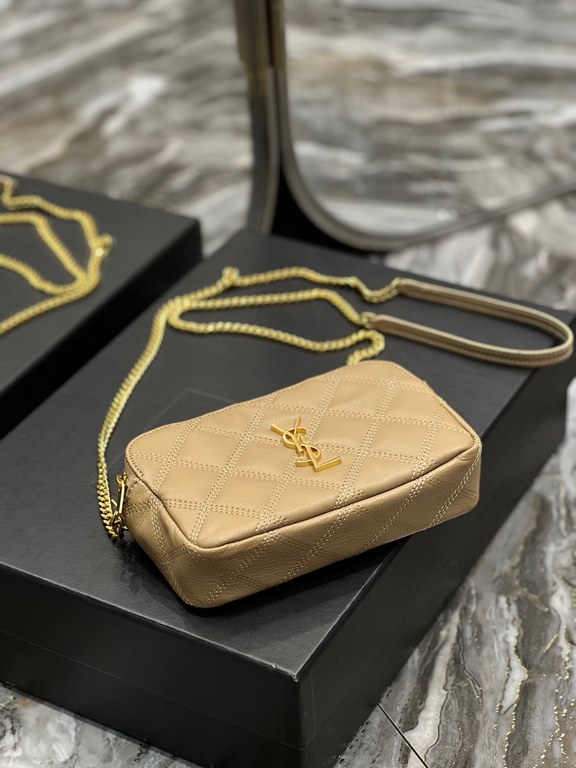 [In stock in seconds]Counter latest BECKY rhombic quilted double zipper clutch bag, made of original lambskin with quite delicate feel, with rhombic quilted pattern and simple iconic logo, atmospheric classic and versati