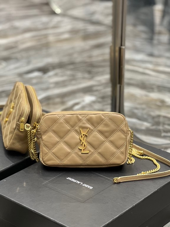 [In stock in seconds]Counter latest BECKY rhombic quilted double zipper clutch bag, made of original lambskin with quite delicate feel, with rhombic quilted pattern and simple iconic logo, atmospheric classic and versati