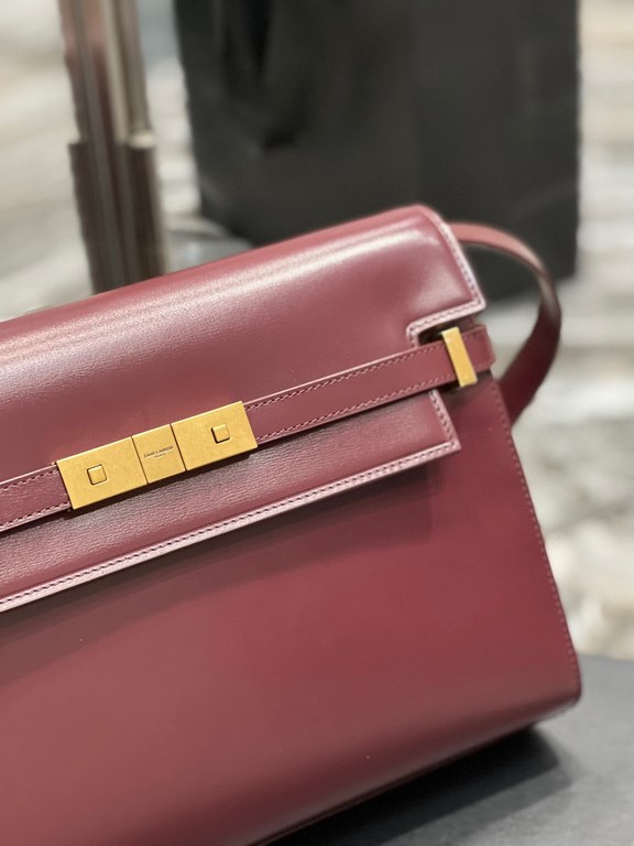 [In stock in seconds]             Burgundy_.Manhattan Manhattan baguette bag counter revamped the latest version of the full leather interior, calling out a sense of high class! It is a change from the previous classic l