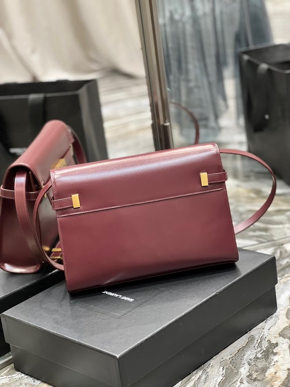 [In stock in seconds]             Burgundy_.Manhattan Manhattan baguette bag counter revamped the latest version of the full leather interior, calling out a sense of high class! It is a change from the previous classic l