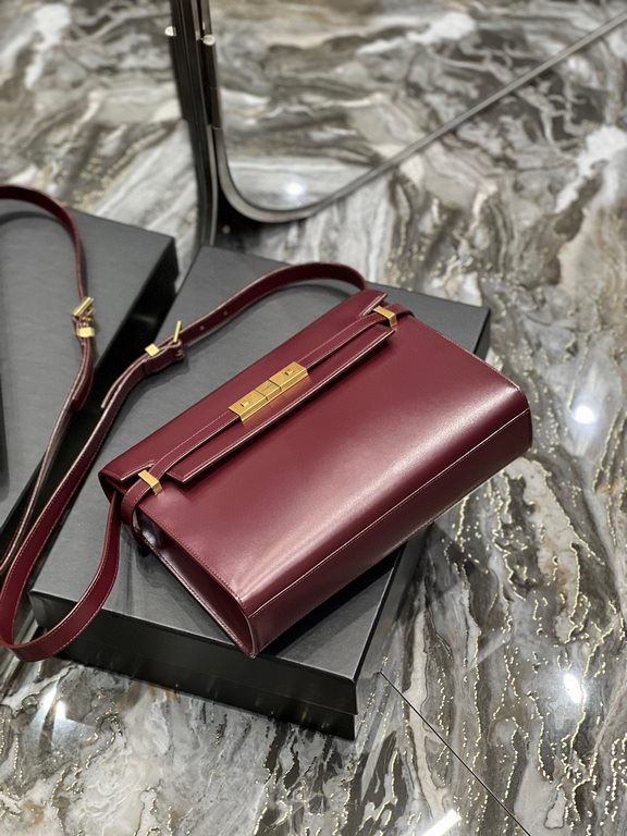 [In stock in seconds]             Burgundy_.Manhattan Manhattan baguette bag counter revamped the latest version of the full leather interior, calling out a sense of high class! It is a change from the previous classic l