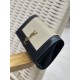 Classic Kate_ClutchBlack patent leather with gold buckle and apricot color sheepskinClassic flap clutch    very representative of the metal logo logo, imported Italian leather customized, simple metal decorations, the ov