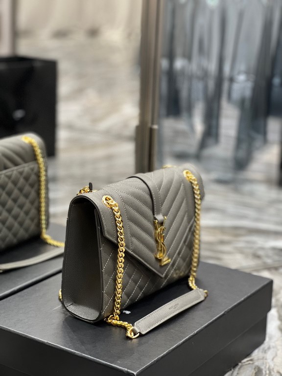 [In stock in seconds]#Envelope# Gray with Gold BuckleMedium grain embossed quilted leather envelope bagClassic is timeless, beautiful out of the sky V grain quilted diamond caviar pattern, Italian cowhide with eye-catchi