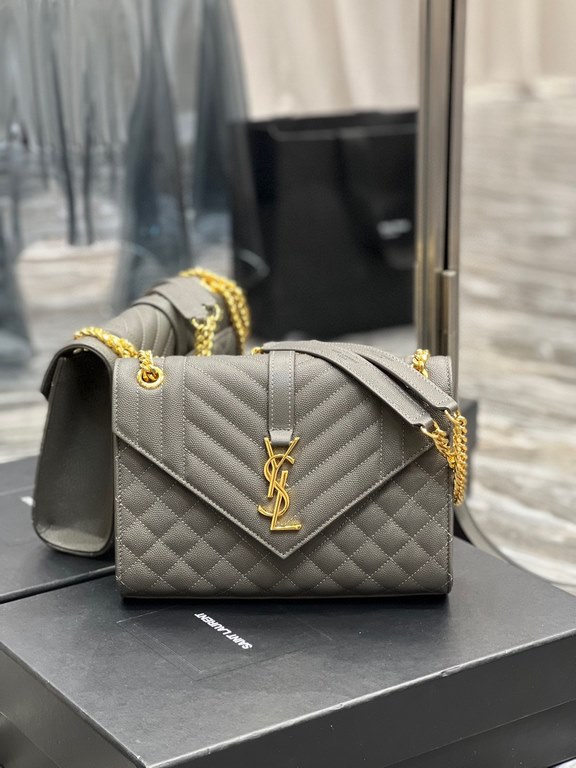 [In stock in seconds]#Envelope# Gray with Gold BuckleMedium grain embossed quilted leather envelope bagClassic is timeless, beautiful out of the sky V grain quilted diamond caviar pattern, Italian cowhide with eye-catchi