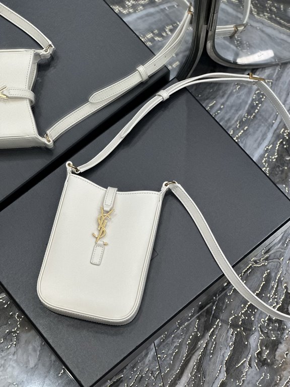 [White]LE 5A7 Series New Member_Mobile Phone Bag Wall breaks recommend this mini cell phone bag For the fashionable elite who have visited countless bags Amway this design is exquisite and small Easy to concave shape    