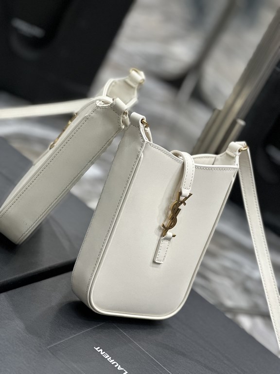 [White]LE 5A7 Series New Member_Mobile Phone Bag Wall breaks recommend this mini cell phone bag For the fashionable elite who have visited countless bags Amway this design is exquisite and small Easy to concave shape    