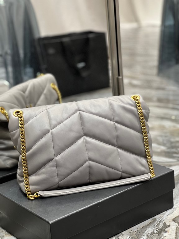 [In stock in secondsGray with Gold Buckle-               _ quilted lambskin bag, 100% lambskin production, soft and delicate feel, as if embracing the clouds   like feeling; classic Y family logo, chain and grommet hardw